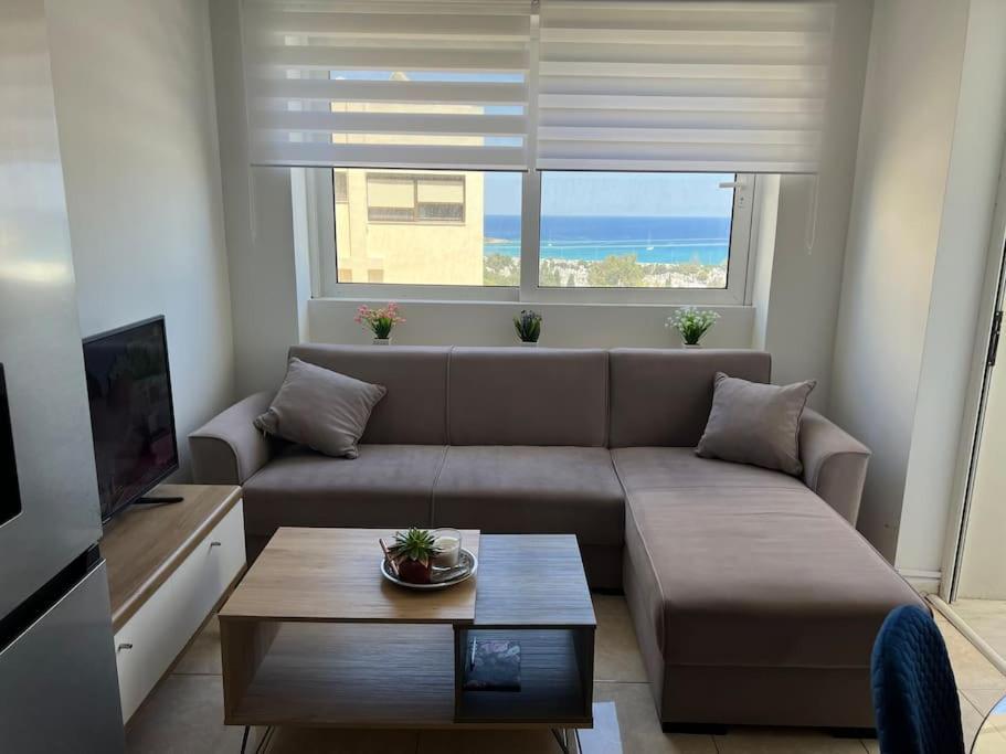 Διαμέρισμα Karakonero View *